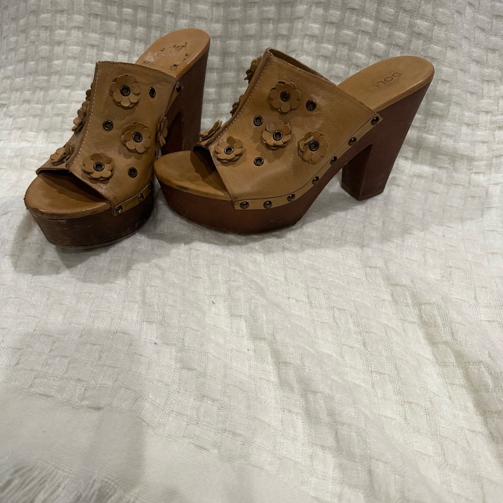 Dolce Vita Tan Floral Mules - Picture 2 of 4